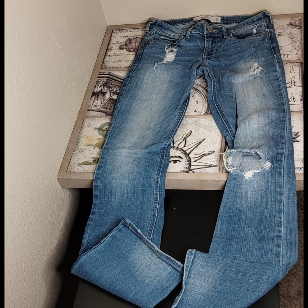 Hollister Distressed Low Rise Bootcut Jeans - Picture 5 of 7